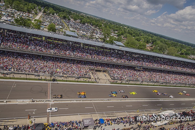 Inicio:  James Hinchcliffe, Schmidt Peterson Motorsports Honda líder