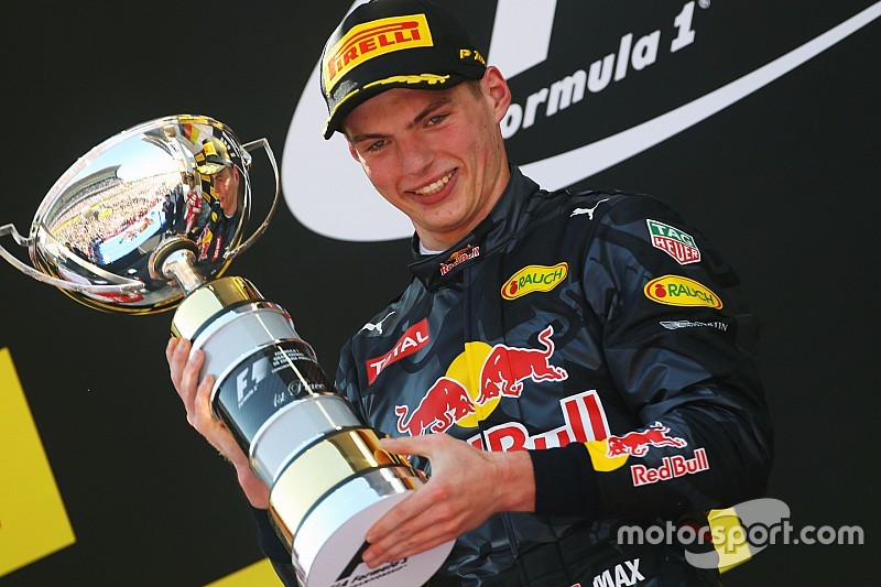 Winnaar Max Verstappen, Red Bull Racing viert op het podium