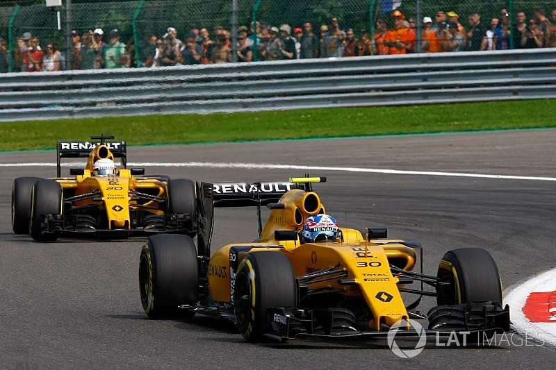 El equipo Renault redujo sus pérdidas en casi 63 millones de euros