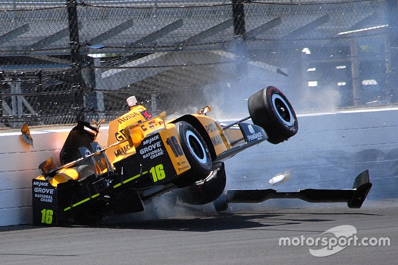 Сальто, пожары и птицы. Десять опасностей Indy 500