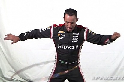 VÍDEO: Castroneves "rebola" em competição de bambolê