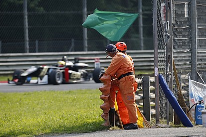 F3-coureurs komen te laat en delen voor straf brandblussers uit