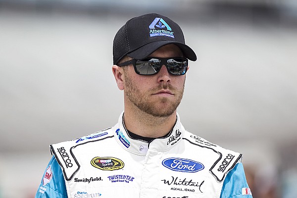 Brian Scott sale del retiro para correr dos fechas en Xfinity