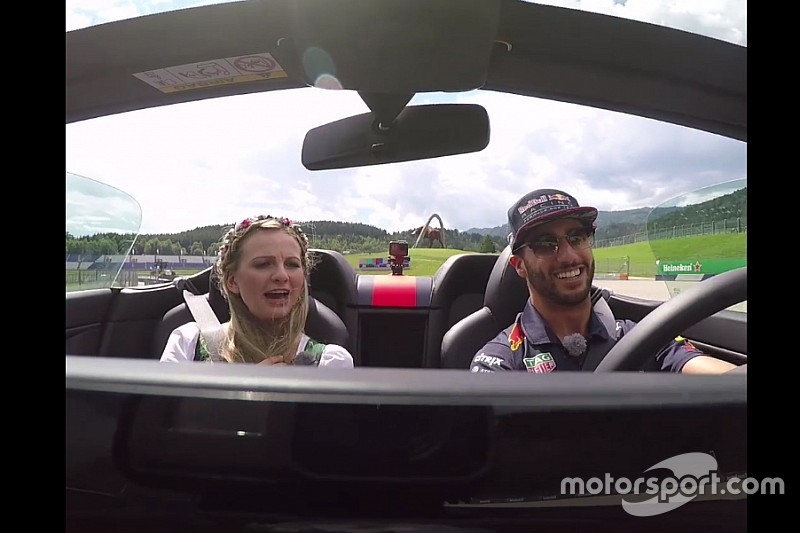 VÍDEO: Ricciardo leva grid girl austríaca para volta rápida