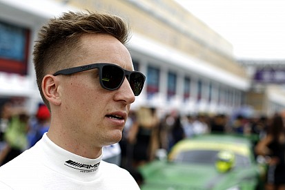 Van der Zande in actie tijdens ADAC GT Masters op Zandvoort
