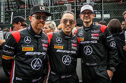 Recordamos al fallecido Chester Bennington y su afición al automovilismo