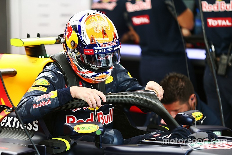 Max Verstappen, Red Bull Racing RB12 Halo kokpit ile