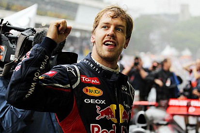 Vettel tem retrospecto positivo ao liderar nas férias