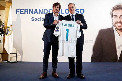 نادي ريـال مدريد يمنح ألونسو لقب العضو الفخري