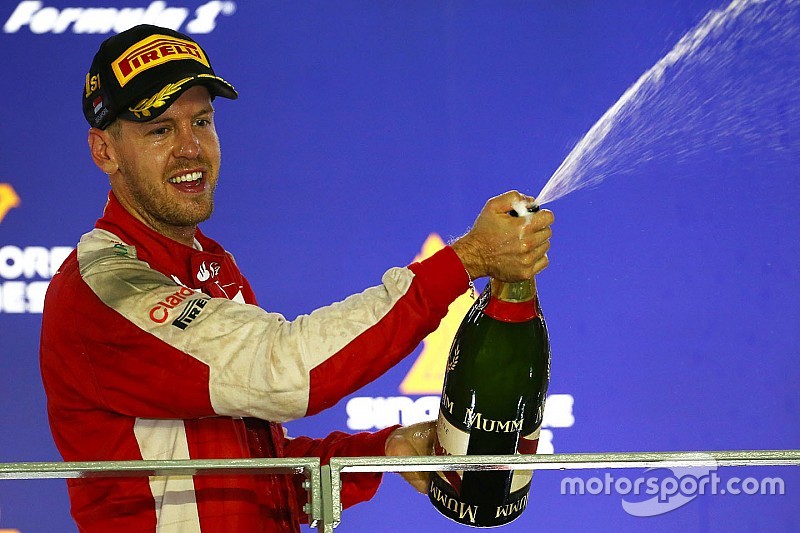 Egy domináns Vettel-győzelem Szingapúrból