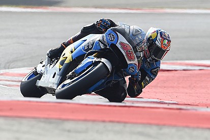 Em acidente parecido, Miller quebra perna direita como Rossi