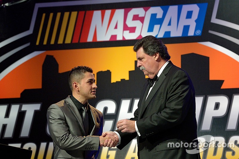Calderón logró el campeonato en NASCAR México