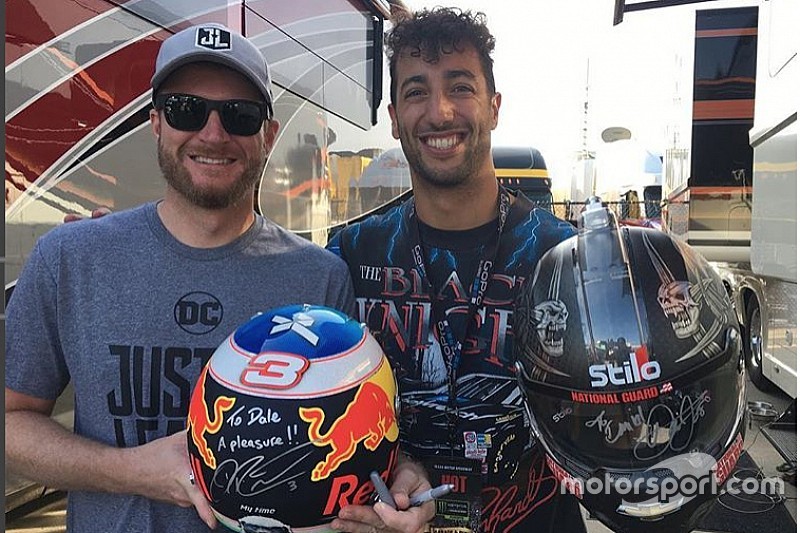 VIDEO: Daniel Ricciardo en su primera carrera de NASCAR