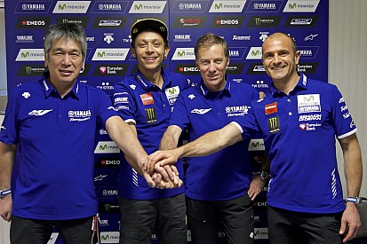 “Rossi heeft zijn contract met Yamaha al verlengd”, denkt MotoGP-manager