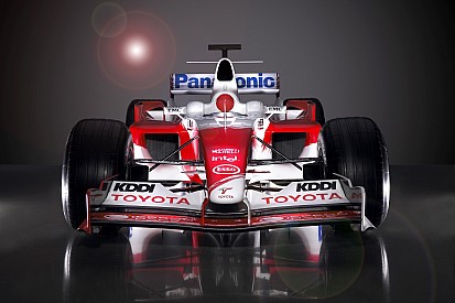 Tarihte bugün: Toyota, TF105'i tanıtıyor