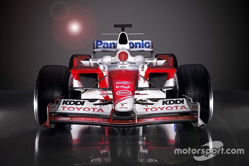Tarihte bugün: Toyota, TF105'i tanıtıyor