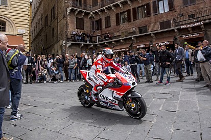 Ezpeleta: "C'è un progetto per fare un GP cittadino per la MotoGP"