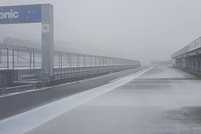 Ковалайнен приехал на тесты Super GT, но трасса оказалась под снегом