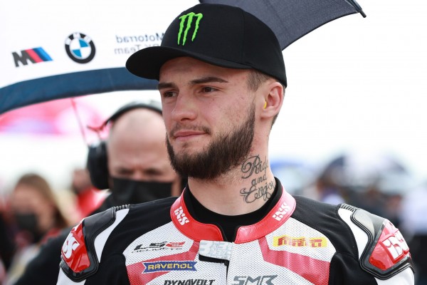 Top 10 beim WSBK-Debüt: BMW-Pilot Ilya Mikhalchik empfiehlt sich für mehr