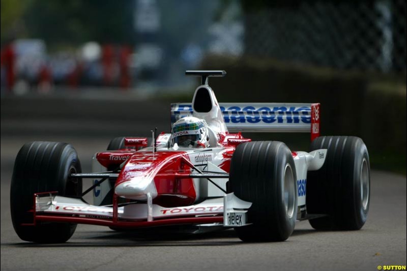 Allan McNish, Toyota TF102, Goodwood Festival of Speed. July 12-14, 2002.
