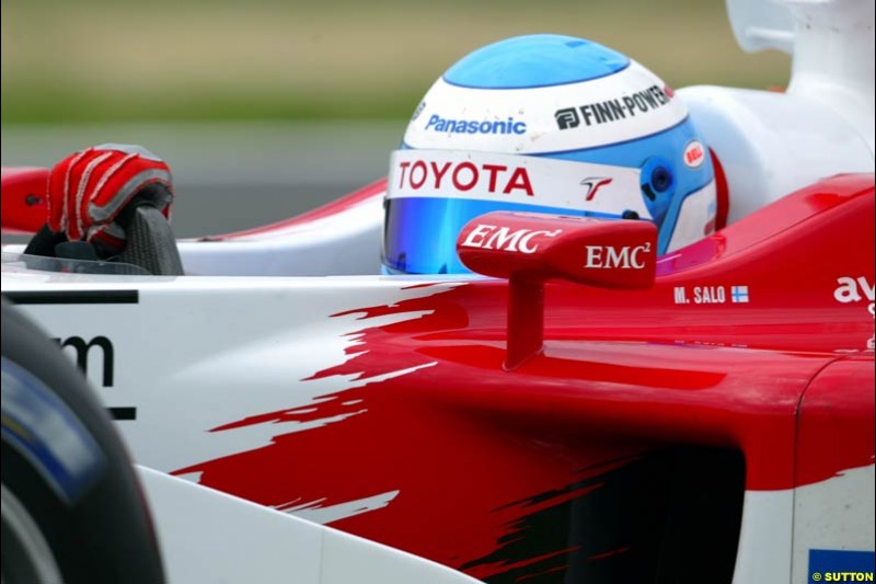 Mika Salo, Totoya, during Friday free practice for the Hungarian Grand Prix, Hungaroring, Hungary, August 16 2002.