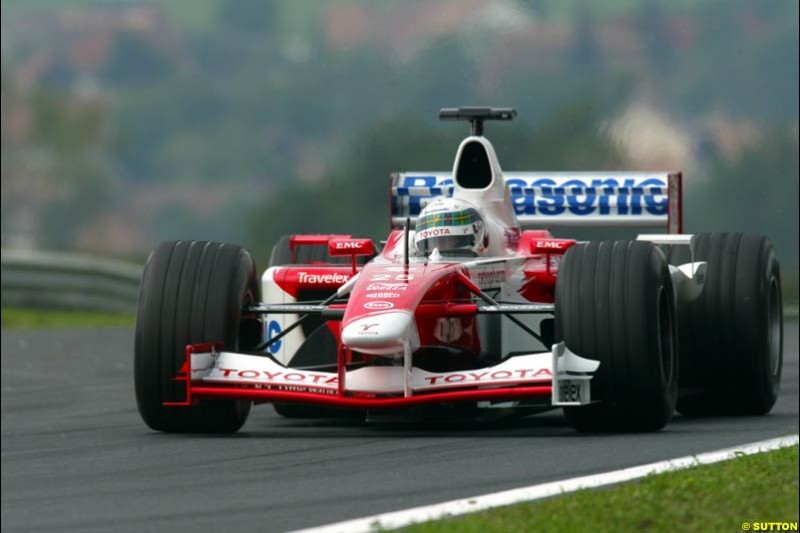 Allan McNish, Toyota, during Friday free practice for the Hungarian Grand Prix, Hungaroring, Hungary, August 16 2002.