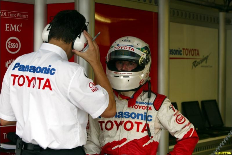 Allan McNish, Toytoya, during Saturday free practice, Hungarian Grand Prix, Budapest, August 17 2002.