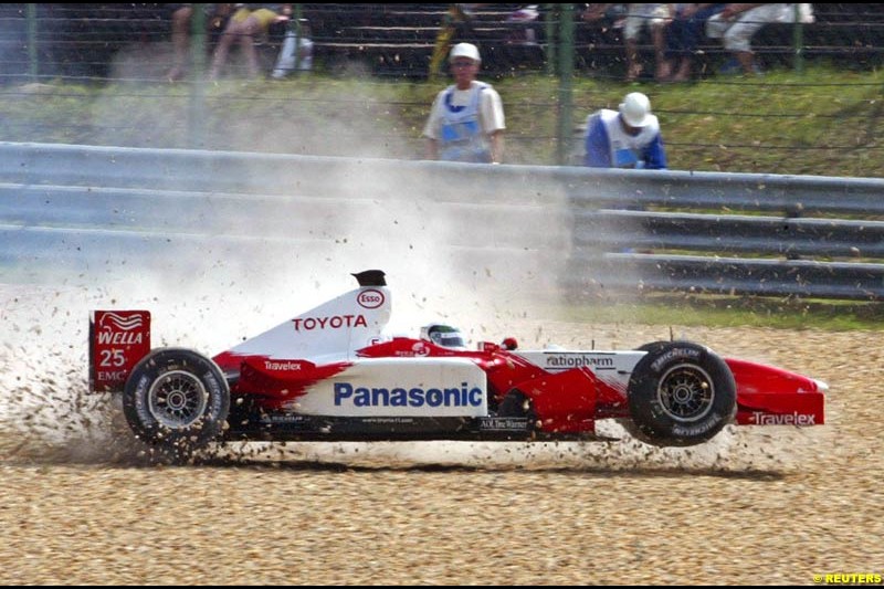 Allan McNish, Toyota, during Saturday free practice, Hungarian Grand Prix, Budapest, August 17 2002.
