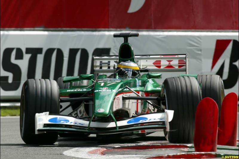 Pedro de la Rosa, Jaguar, during Qualifying. Belgian Grand Prix, Spa-Francorchamps, Belgium, August 31st 2002.