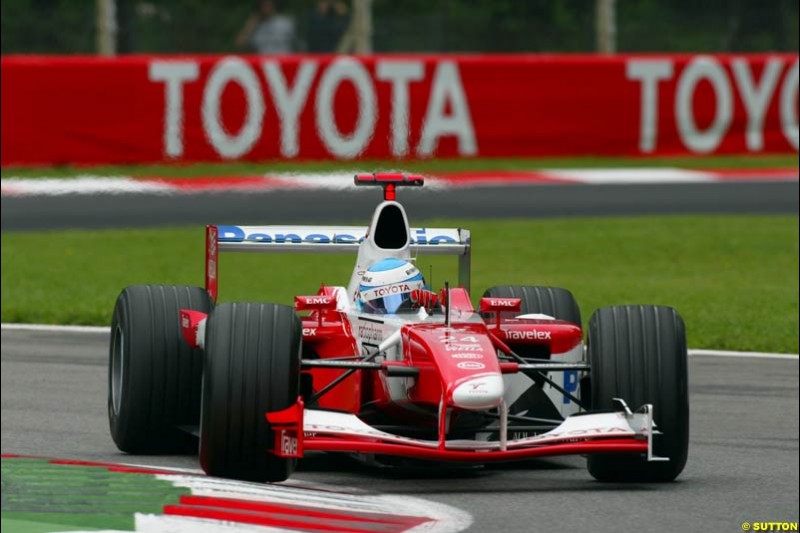 Mika Salo, Toyota, during Friday Free Practice. Italian Grand Prix, Monza, Italy. September 13th 2002.