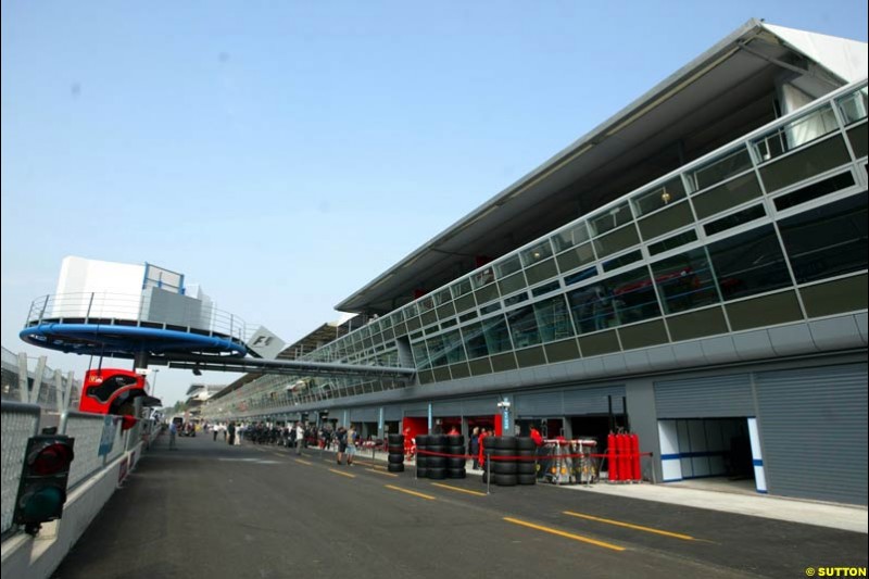 The new pit complex, situated between the start/finish straight and the pits. Italian Grand Prix, Monza, Italy. September 12th 2002.