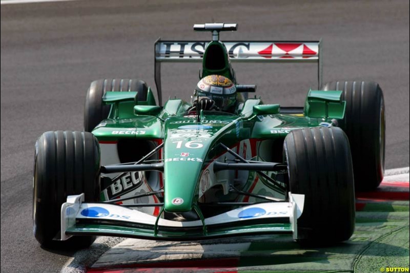 Eddie Irvine, Jaguar, during Qualifying. Italian Grand Prix, Monza, Italy. September 14th 2002.