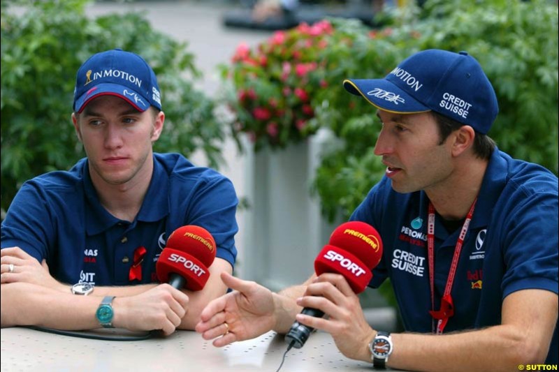 Sauber drivers Nick Heidfeld and Heinz Harald Frentzen at the Indianapolis Motor Speedway, United States GP, Indianapolis, September 26th 2002.