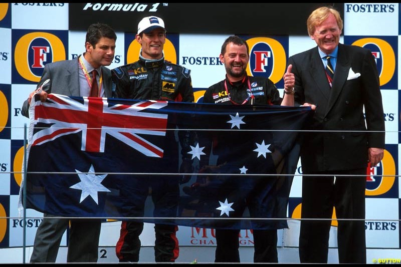 Minardi celebrate their first points finish after the Australian Grand Prix, Round 1.