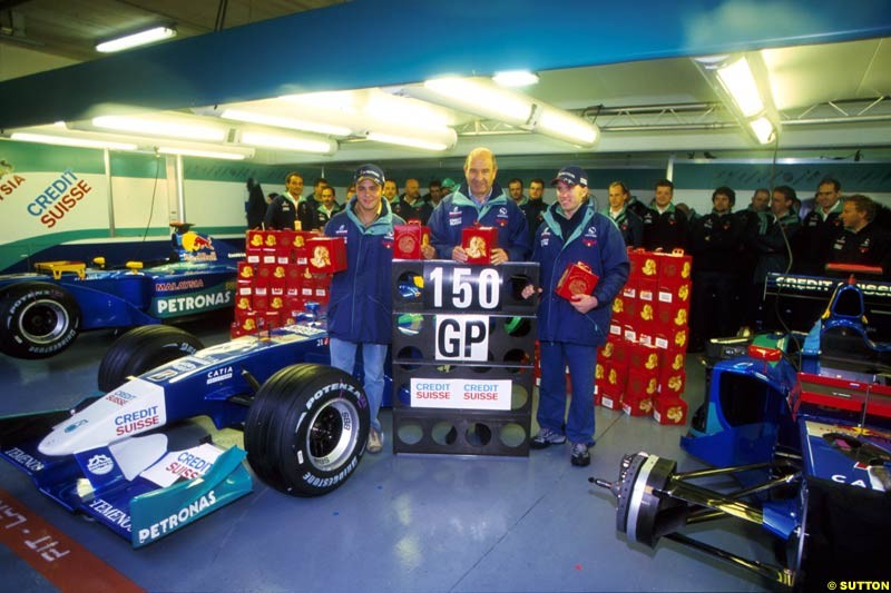 Sauber celebrate their 150th Grand Prix during the San Marino Grand Prix, Round 4.