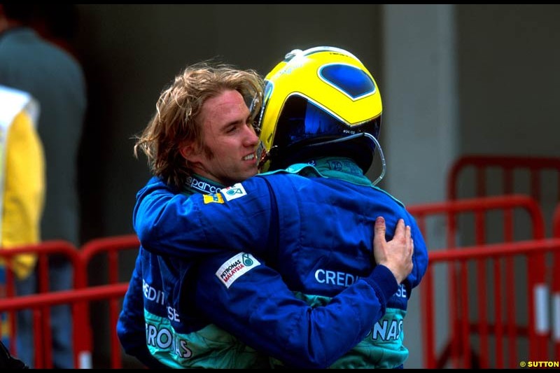 Sauber team mates Nick Heidfeld and Felipe Massa congratulate each other after the Spanish Grand Prix, Round 5.