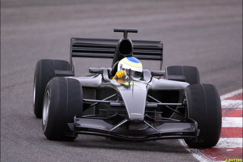 Giancarlo Fisichella, Jordan, tests the new EJ13 at the Circuit de Catalunya. Barcelona, Spain. January 20th 2003.