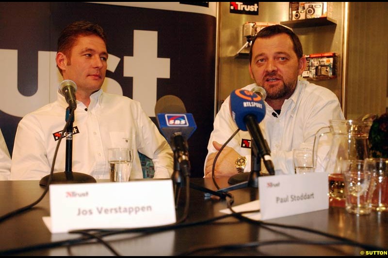Minardi Team owner Paul Stoddard announces Jos Verstappen will drive for the team in 2003. Dordrecht, The Netherlands. January 9th 2003.