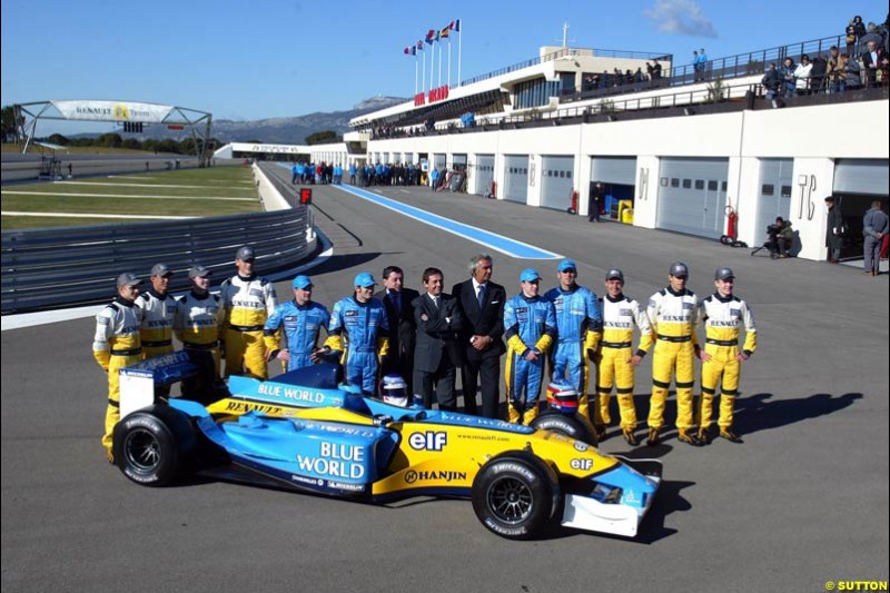 Renault re-launch their new R23 at the Paul Ricard circuit. Le Castellet, France. January 23rd 2003.