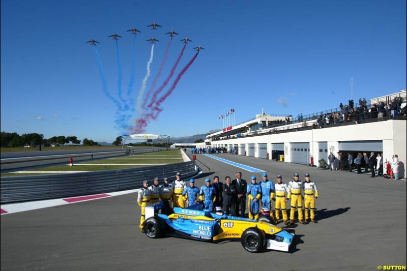 Renault re-launch their new R23 at the Paul Ricard circuit. Le Castellet, France. January 23rd 2003.