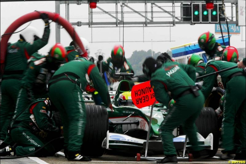 Jaguar practice pitstops at the Ricardo Tormo circuit. Valencia, Spain. 12th February, 2003.