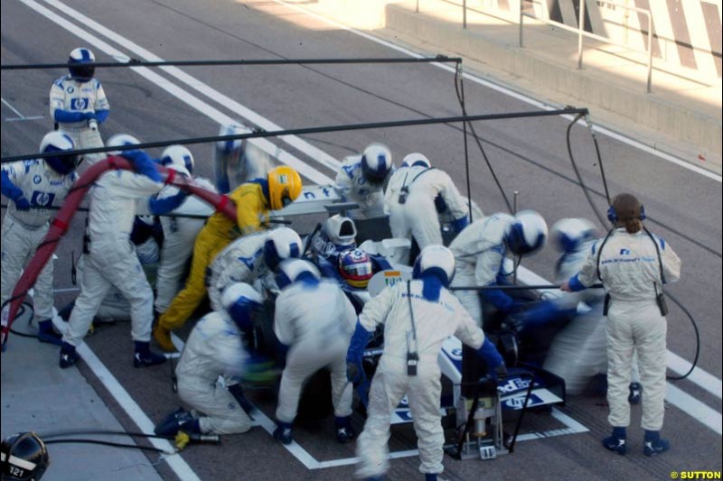 The Williams team practice pitstops during testing at the Ricardo Tormo circuit. Valencia, Spain. 11th February, 2003.
