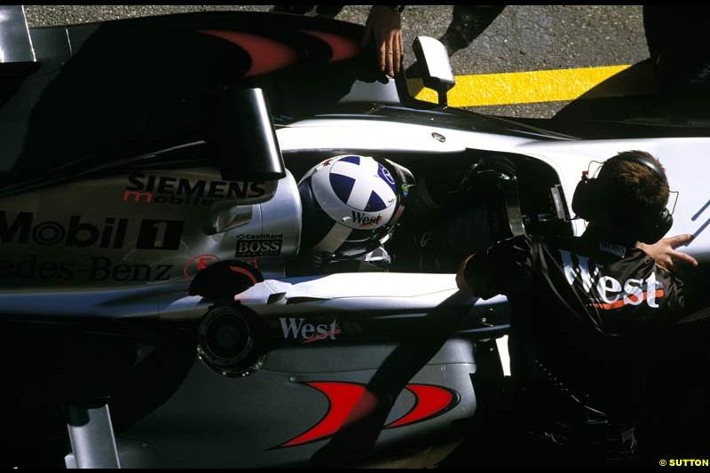 David Coulthard testing his McLaren Mercedes at the Circuit de Catalunya. Barcelona, Spain. 6 February, 2003.
