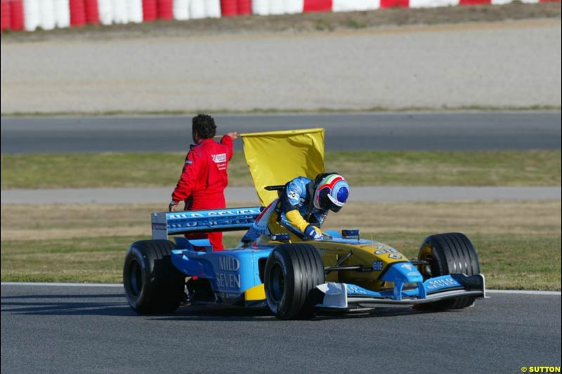 Jarno Trulli, Renault, at the Circuit de Catalunya. Formula One Testing, Barcelona, Spain, 4 February 2003.