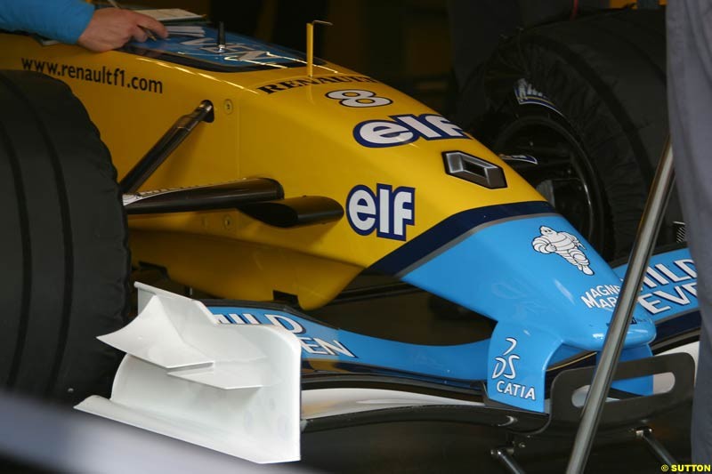 Renault's new front wing. Testing at Barcelona, Spain. 18th February 2003.