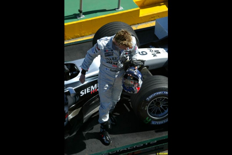 Kimi Raikkonen blows a tyre during Saturday's qualifying for the Australian GP. Melbourne, March 8th, 2003.