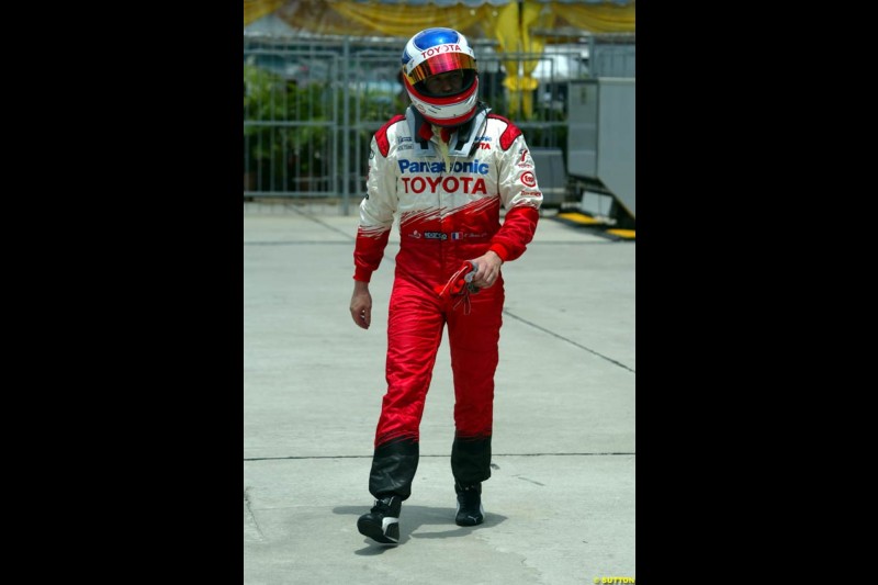 Olivier Panis, Toyota, after Saturday qualifying for the Malaysian GP. Sepang, March 22nd 2003.