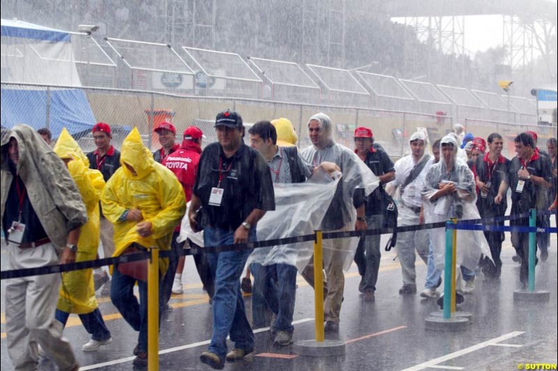 Torrential downpours strike Interlagos. Brazilian Grand Prix. Interlagos, Sao Paulo, April 6th 2003.
