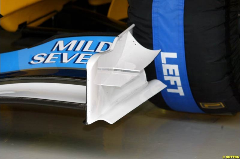Renault front wing element. Friday morning testing, Circuit de Catalunya. Barcelona, Spain. May 2nd 2003.