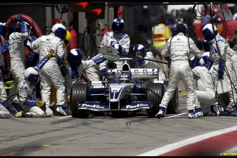 Williams pitstop. Spanish Grand Prix. Circuit de Catalunya, Barcelona, Spain. May 4th 2003.
